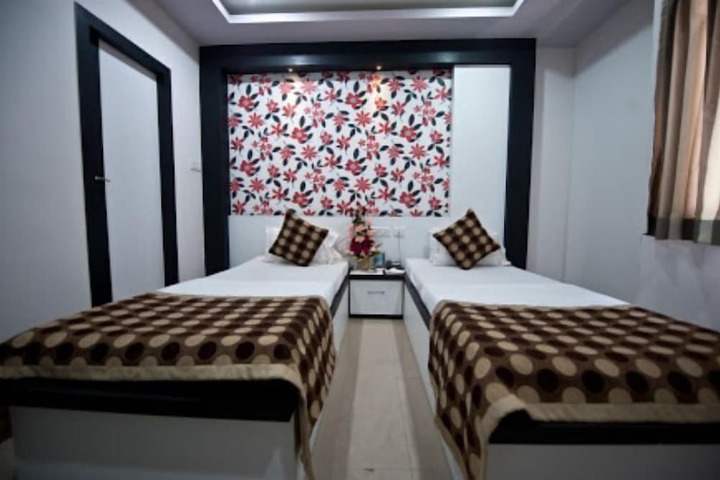 Room 5 of 11