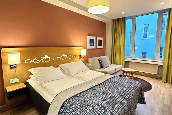 Room 49 of 104