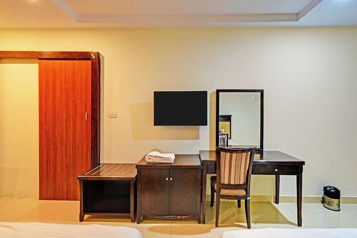 Room 8 of 28