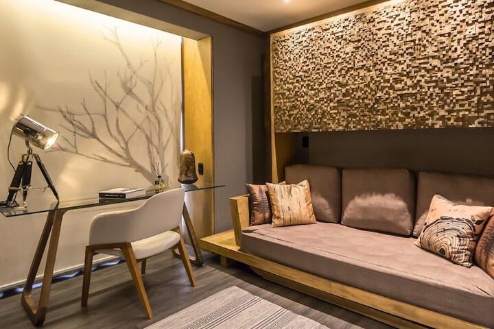 Room 13 of 47