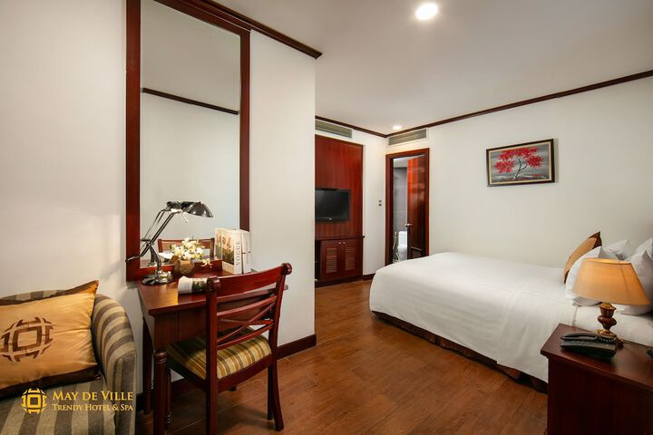 Room 3 of 97