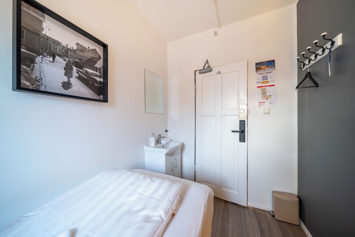 Room 40 of 97