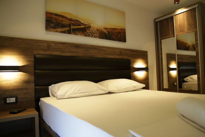 Room 10 of 132