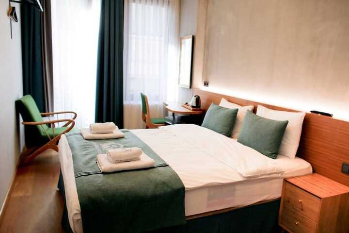 Room 3 of 63