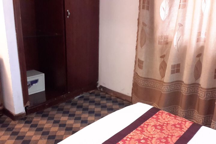 Room 26 of 28