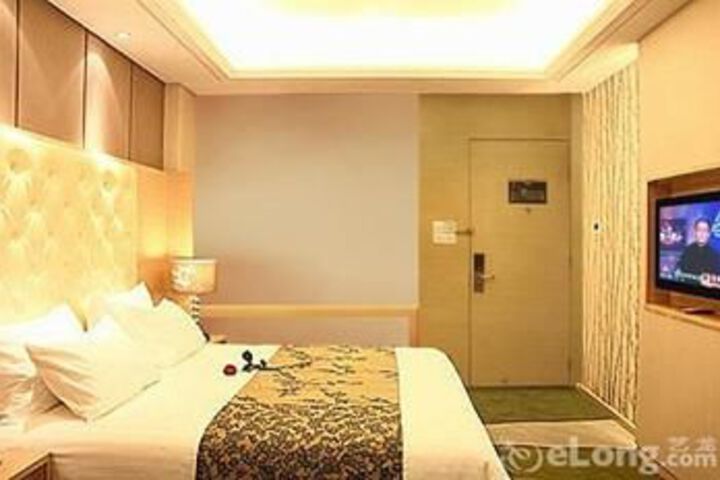 Room 25 of 74