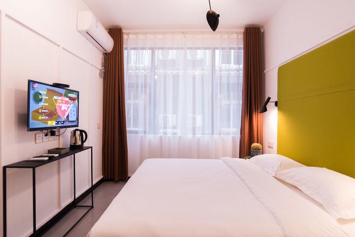 Room 16 of 41