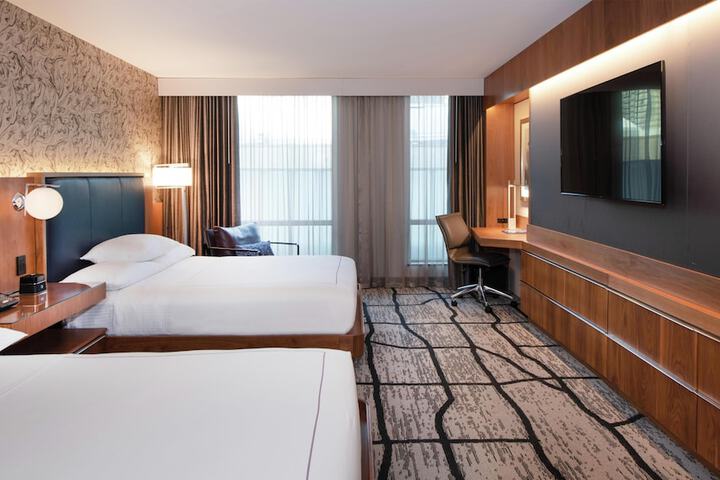 Room 17 of 80