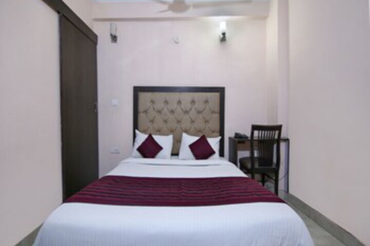 Room 25 of 26
