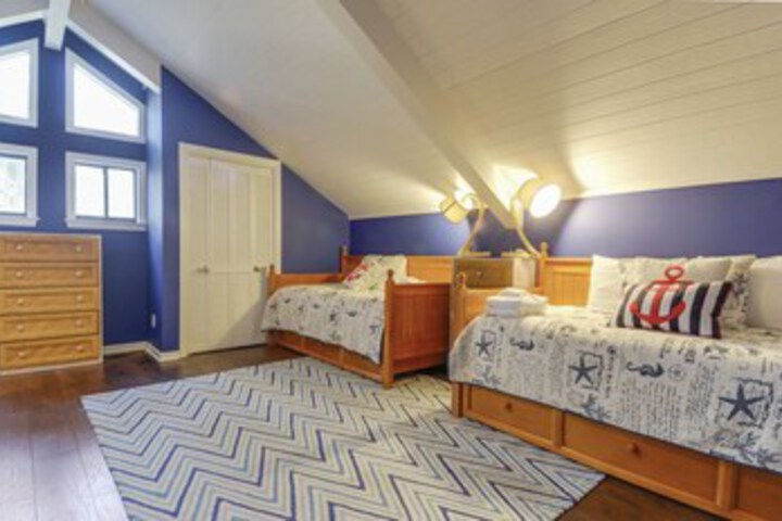 Room 8 of 22