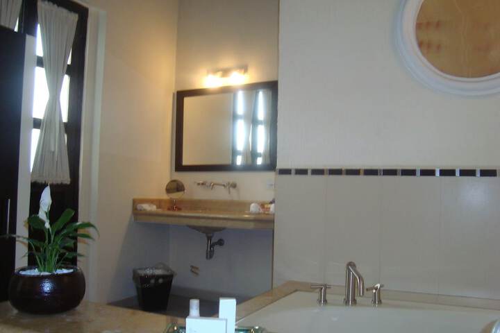 Room 4 of 34