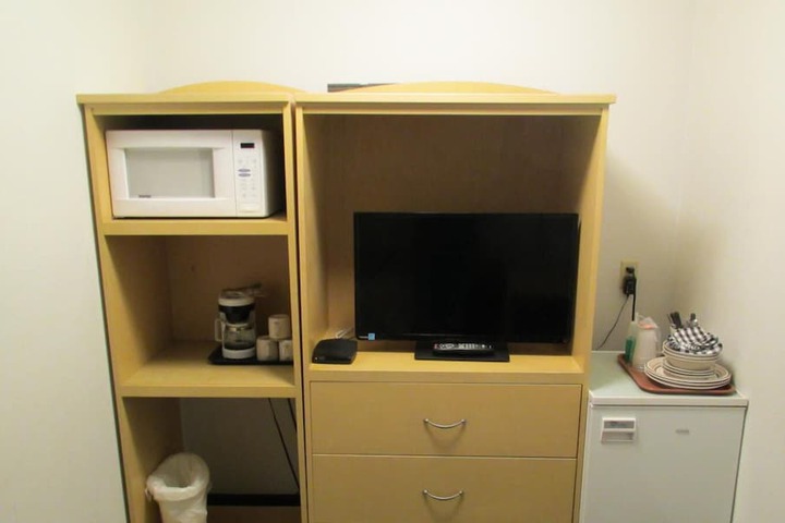 Room 17 of 34