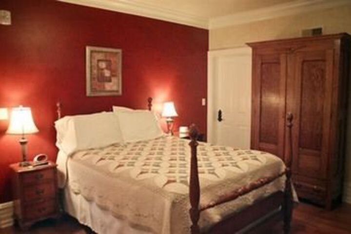 Room 52 of 100