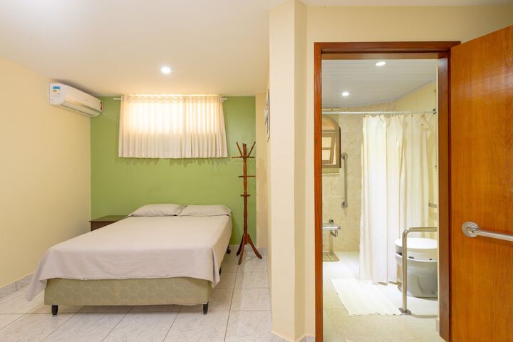 Room 43 of 122