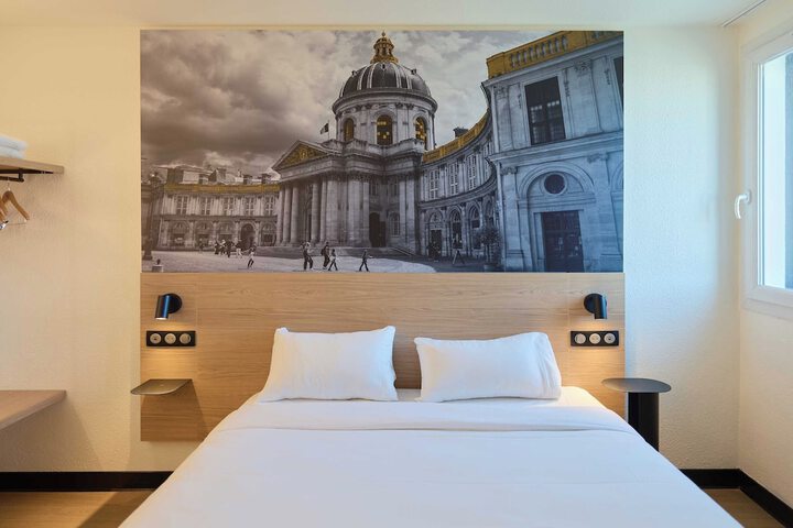 Room 14 of 48