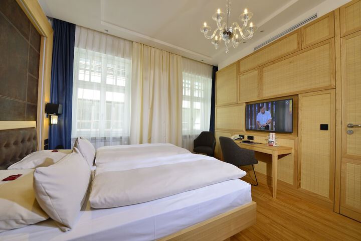 Room 46 of 112