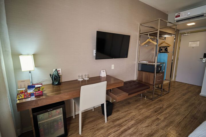 Room 34 of 102