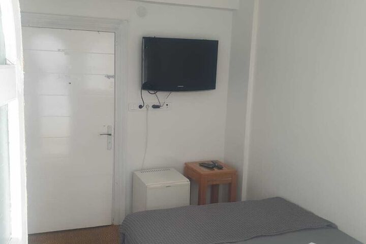 Room 5 of 31