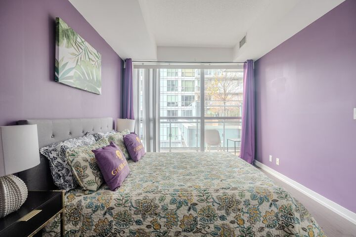 Room 12 of 242