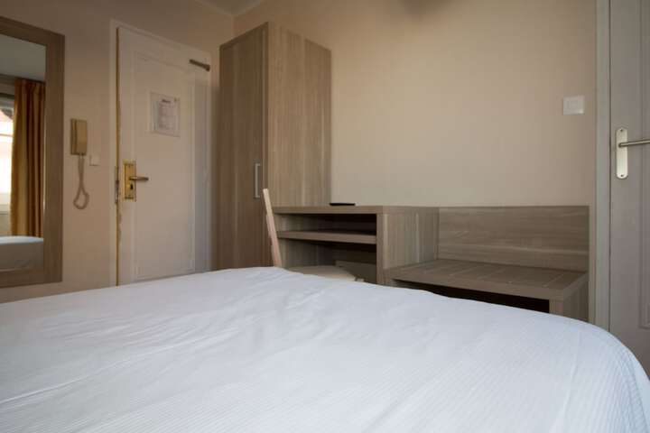 Room 9 of 45