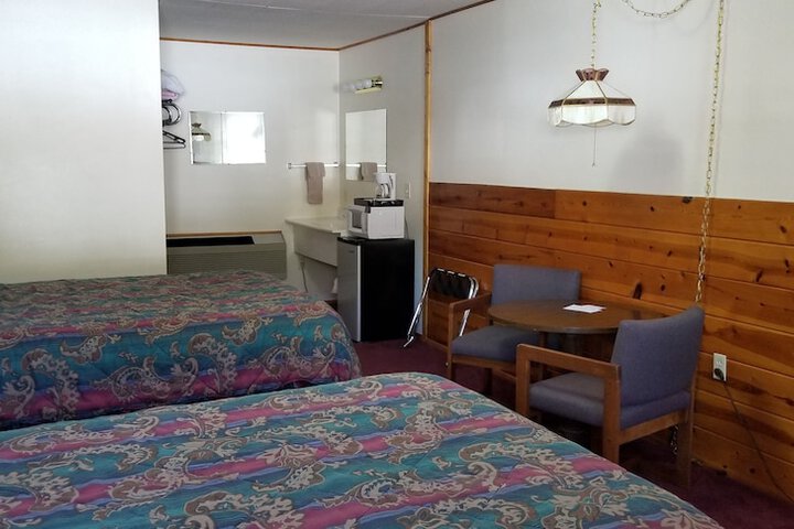 Room 2 of 8