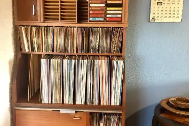 Room 2 of 3