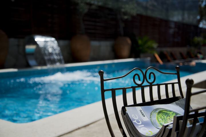 Pool Hotel