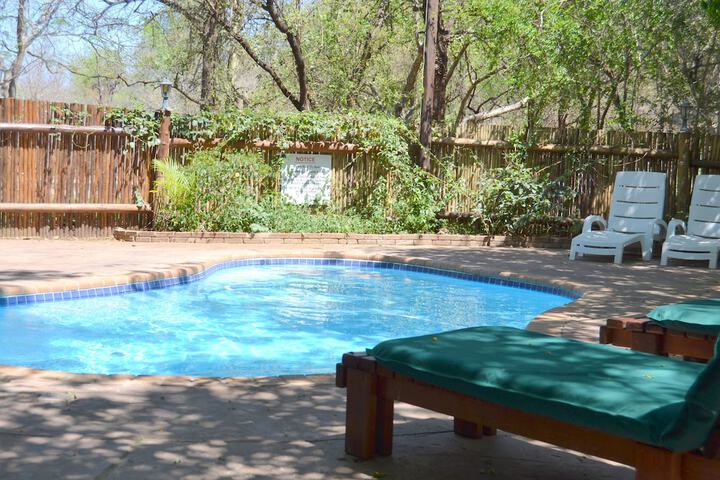 Pool Hotel