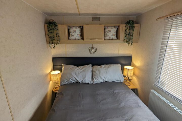 Room 8 of 28