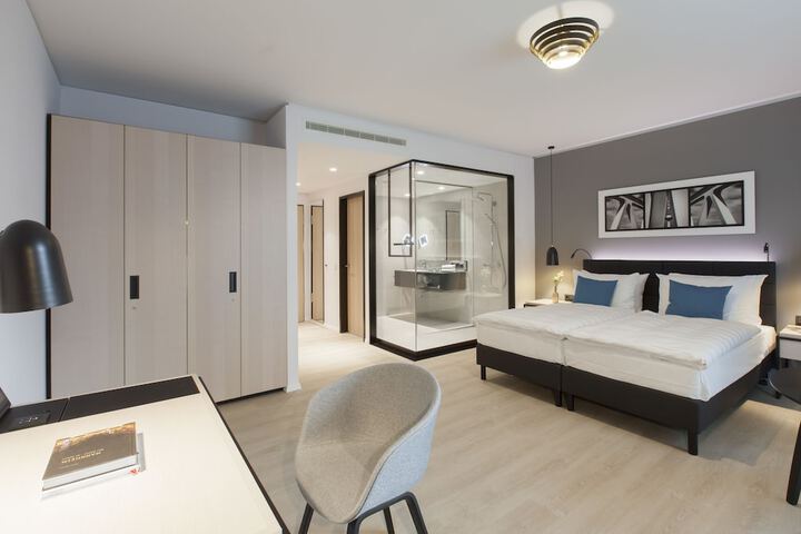 Room 5 of 74