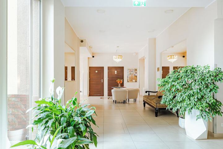 Entrance & Lobby