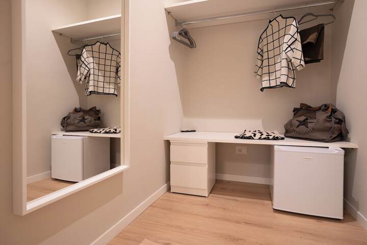 Room 15 of 25