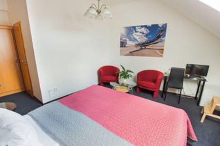 Room 16 of 37