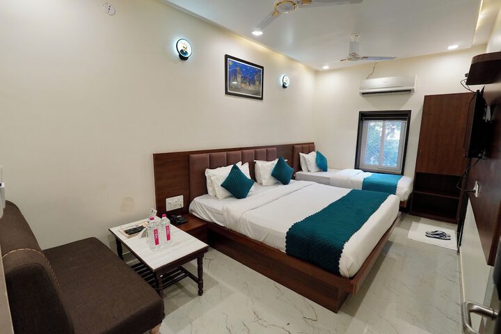 Room 15 of 37