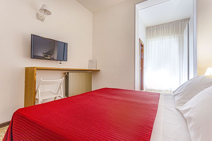 Room 15 of 54