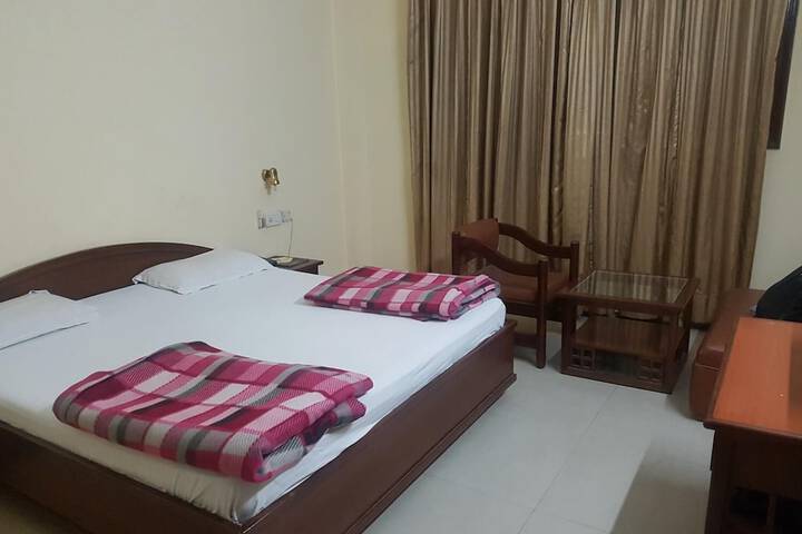 Room 8 of 30