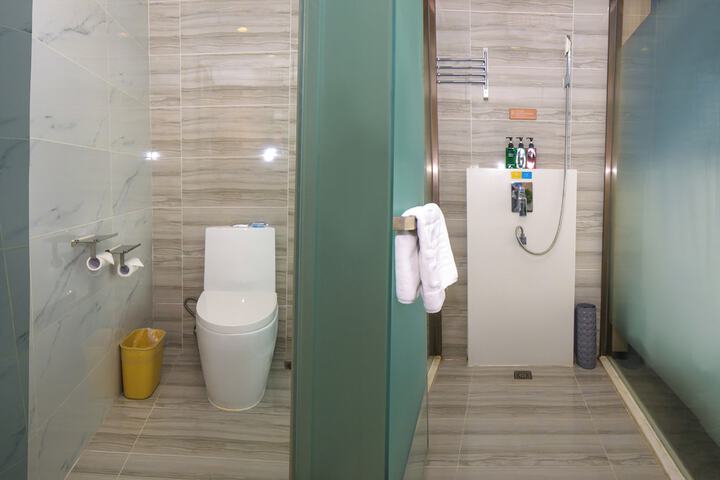 Room 14 of 26
