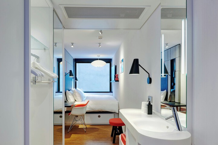Room 14 of 59