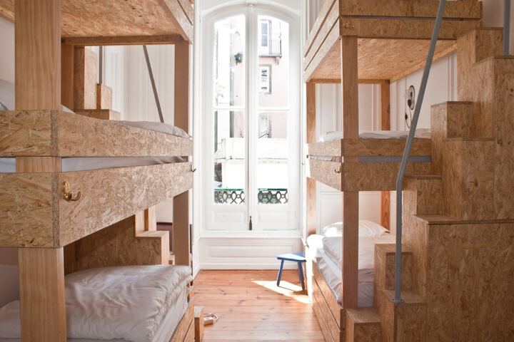 Room 10 of 65