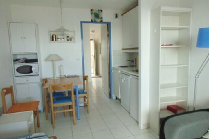 Room 6 of 17