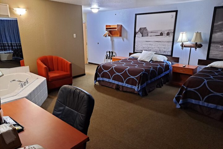 Room 12 of 32