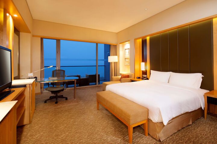 Room 28 of 71