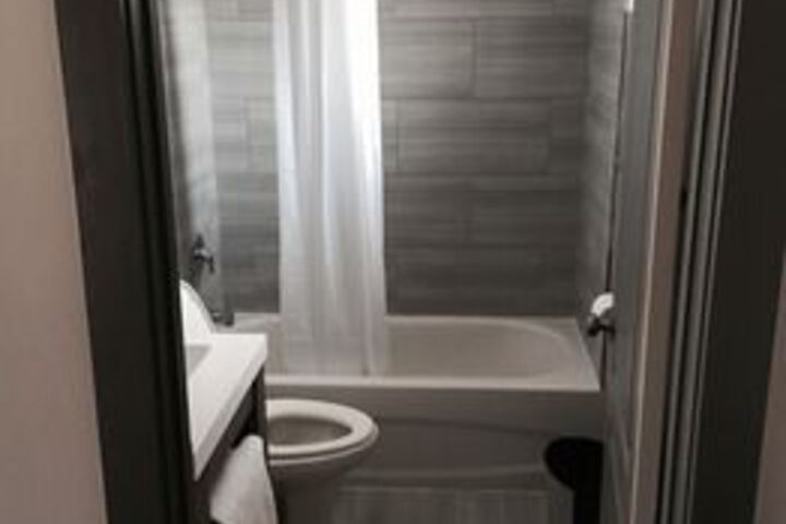Room 11 of 37