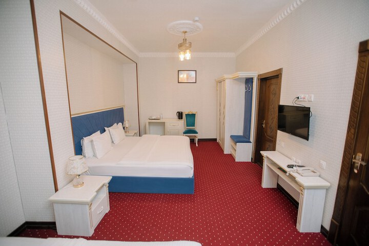 Room 26 of 63