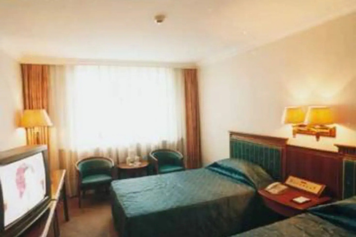 Room 2 of 3