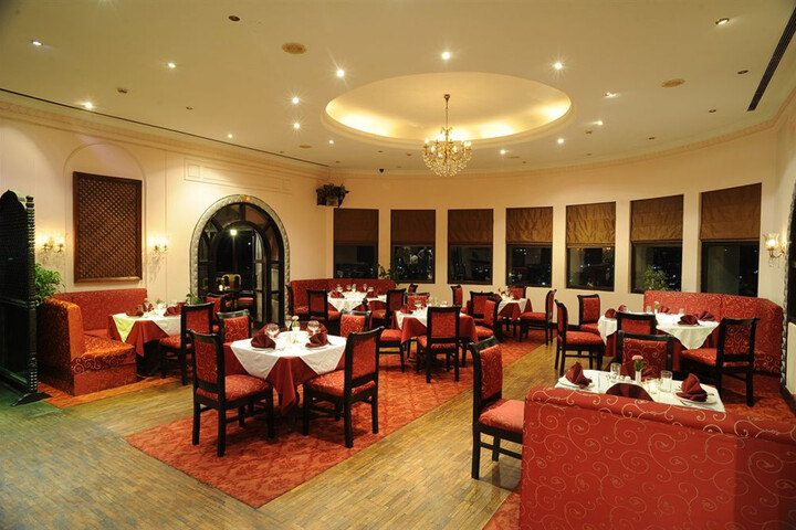 Dining 1 of 12