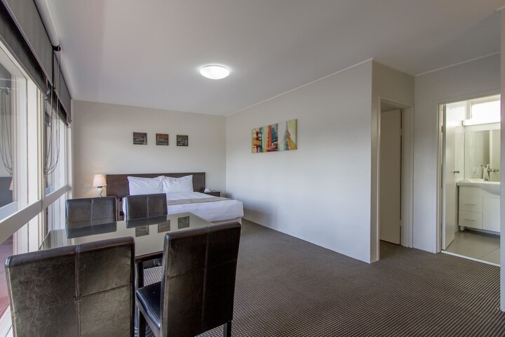 Room 16 of 35