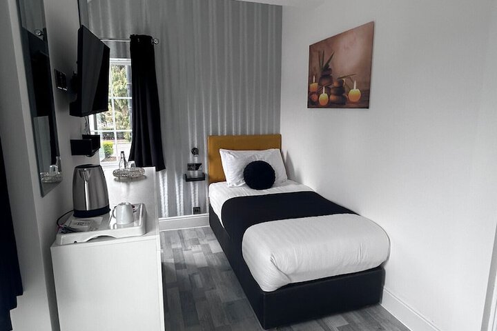 Room 4 of 52