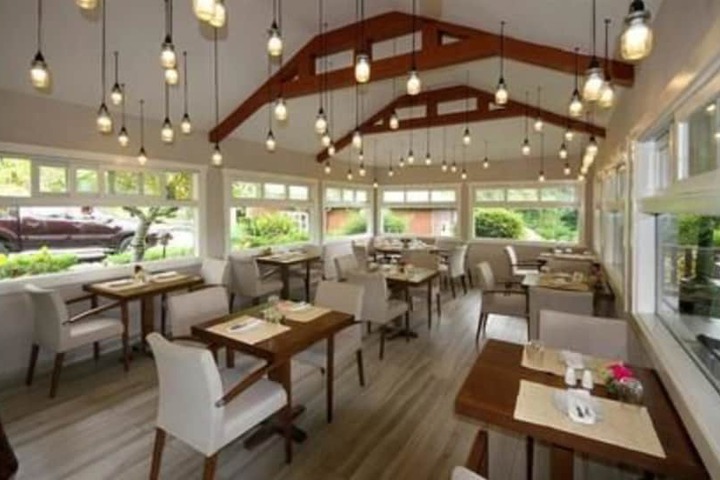 Dining 86 of 128