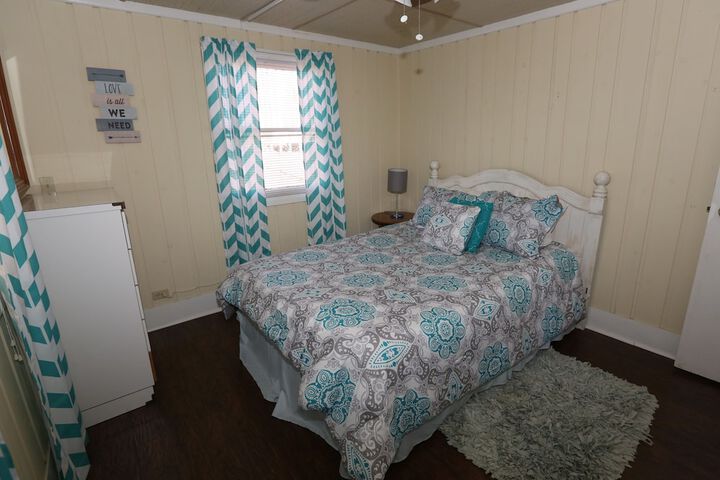 Room 5 of 400